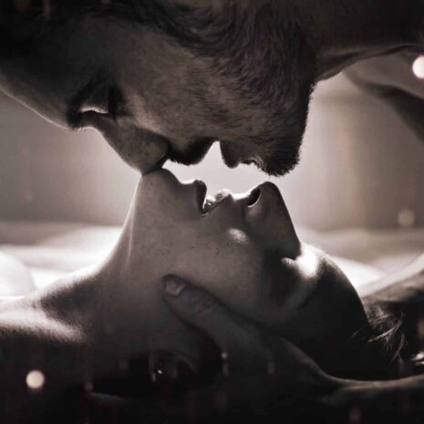 romantic-couple-love-kissing-bed (1)